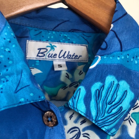 🌊 Vintage Hawaiian Shirt - Picture 3 of 5